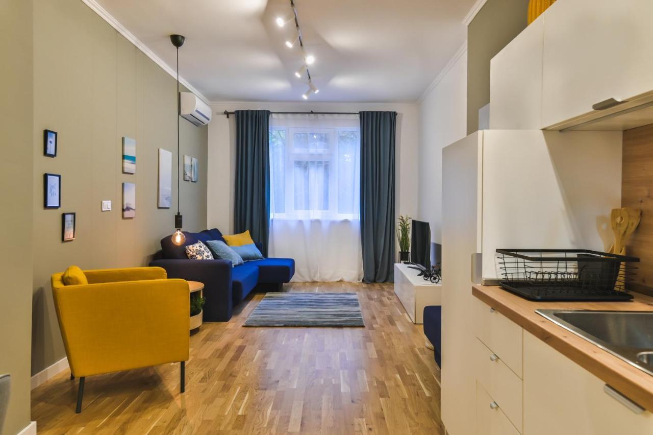 Pieces Of Nature In A Stylish One-Bedroom Flat By Flat Mаnager Sofia Extérieur photo